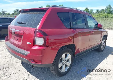 2017 Jeep Compass Latitude 4X4 z USA, uszkodzony, nr VIN 1C4NJDEB4HD168300